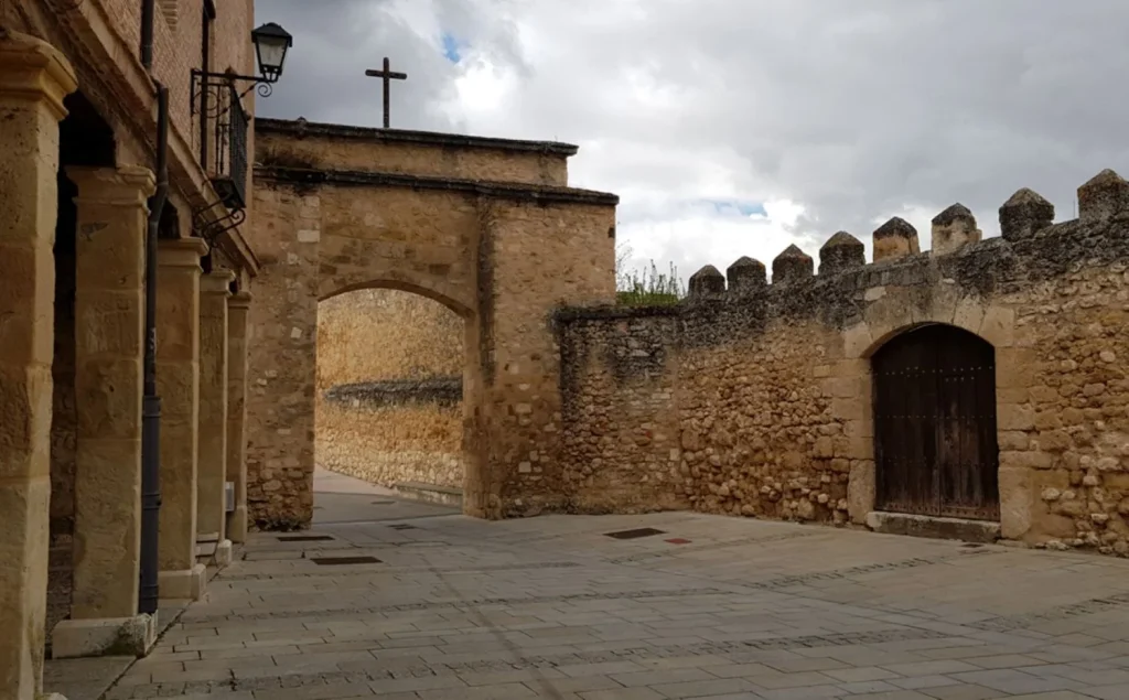 Un viaje al medievo: la catedral que domina el paisaje