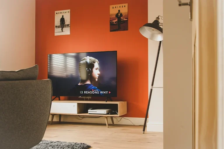 El error que todos cometemos y que puede estropear tu Smart TV sin darte cuenta