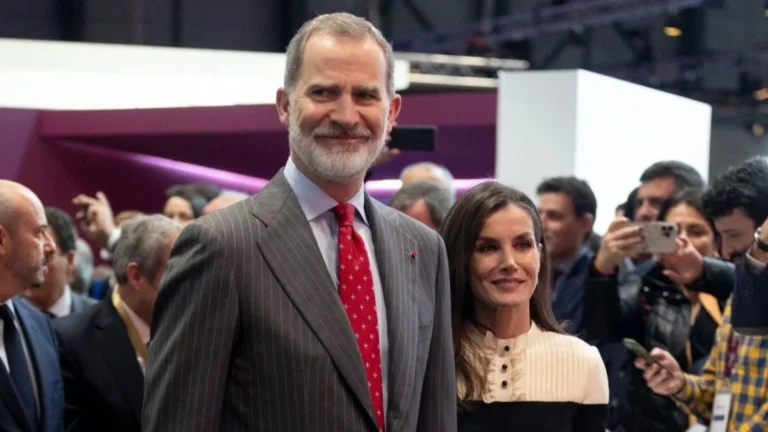 Felipe VI y Letizia pierden la educación en una de las peleas más fuertes que desnudaría la crisis en Zarzuela  Felipe VI y Letizia pierden la educación en una de las peleas más fuertes que desnudaría la crisis en Zarzuela