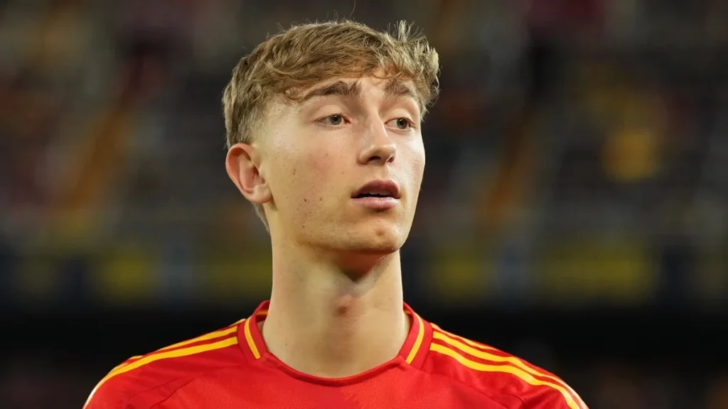 Huijsen habla de su fichaje por el Real Madrid y airea su cláusula Fuente: Cordon Press