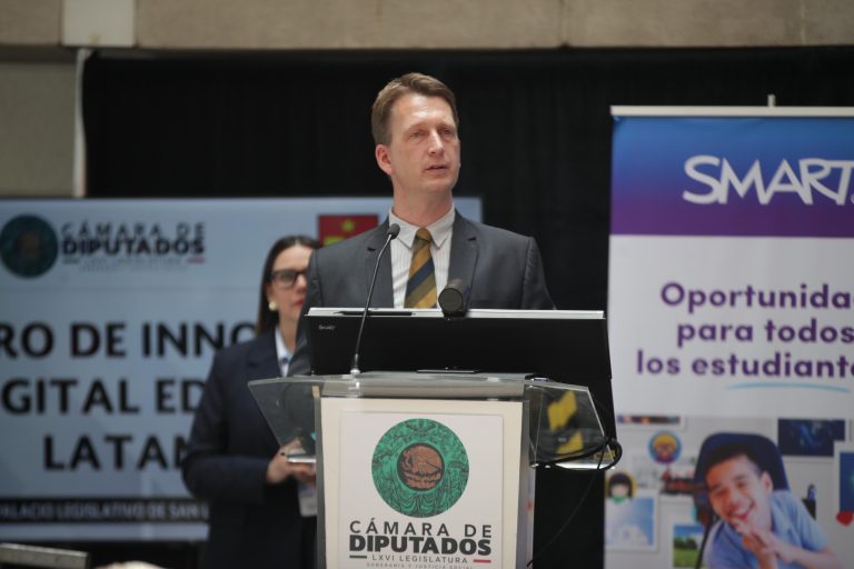 Un nuevo futuro para la educación en México: SMART Technologies impulsa la transformación digital educativa