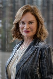 Prat FP, el centro educativo de Formación Profesional que forma líderes con valores y visión de futuro Prat FP, el centro educativo de Formación Profesional que forma líderes con valores y visión de futuro