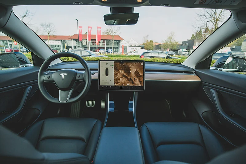 JEFF BEZOS Y ELON MUSK COMPITEN CON SUS FORTUNAS