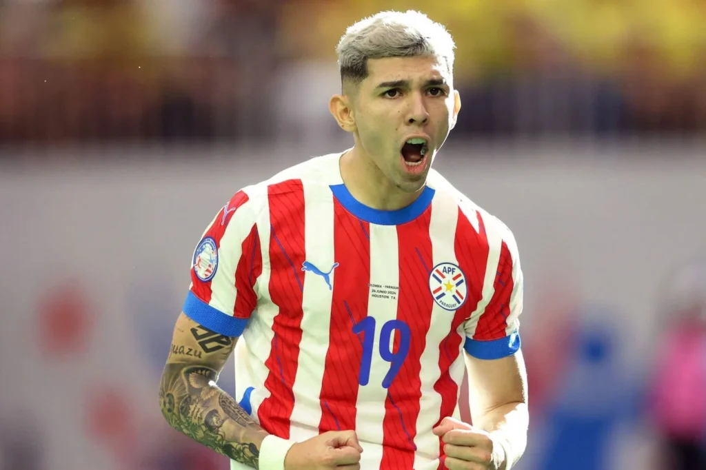 Marcelino quiere en el Villarreal CF al crack emergente en Sudamérica 1 Julio Enciso Villarreal Marcelino Fuente: AP