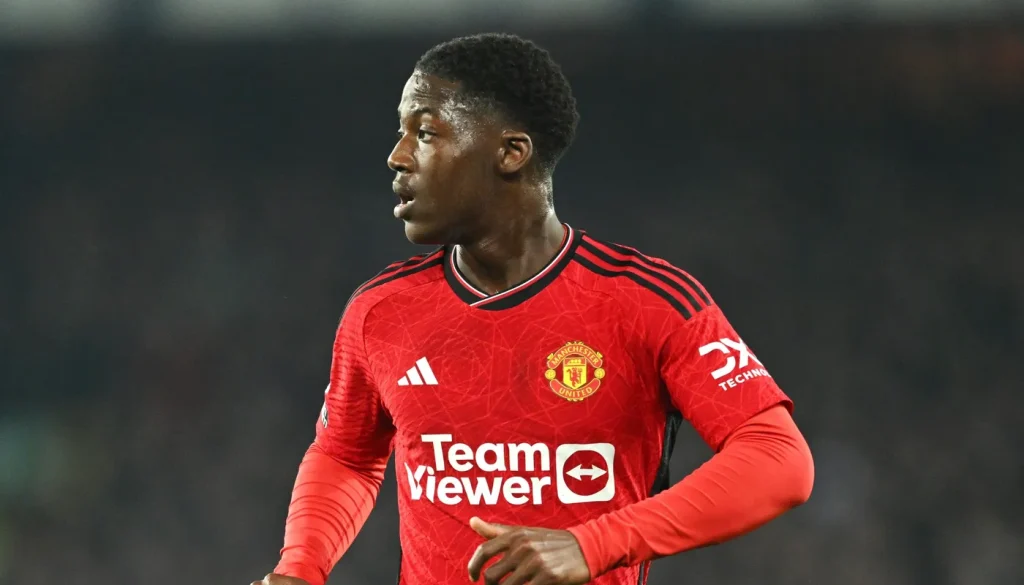 Florentino Pérez busca alternativas económicas para reforzar el centro del campo