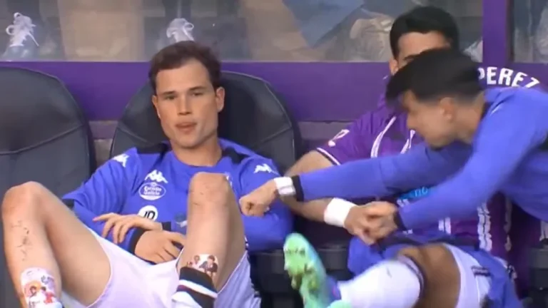 Latasa y Luis Pérez solucionan así su discusión en pleno partido del Valladolid