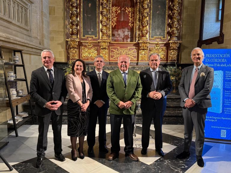 El Dr. Manuel de la Peña triunfa en Córdoba desvelando los secretos para vivir sanos 120 años