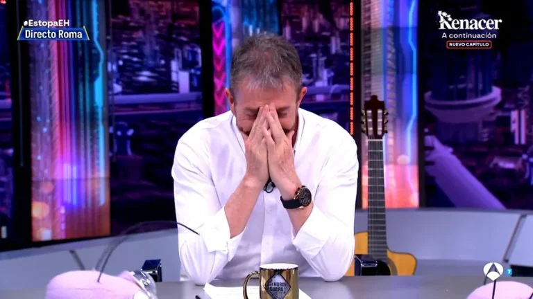 Pablo Motos y el chiste sobre el «Papa negro» que descolocó la mesa de ‘El Hormiguero’  