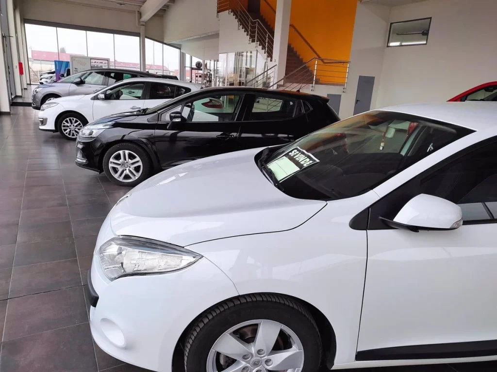 La OCU alerta de las cláusulas abusivas en los concesionarios de España 2 Qué dice la OCU: ejemplos concretos y advertencias clave para los compradores