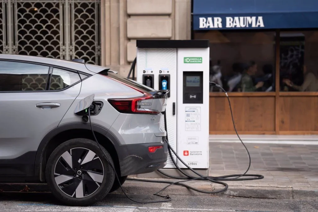 Vuelven las ayudas a los coches eléctricos e híbridos 1 Un nuevo impulso para la movilidad sostenible