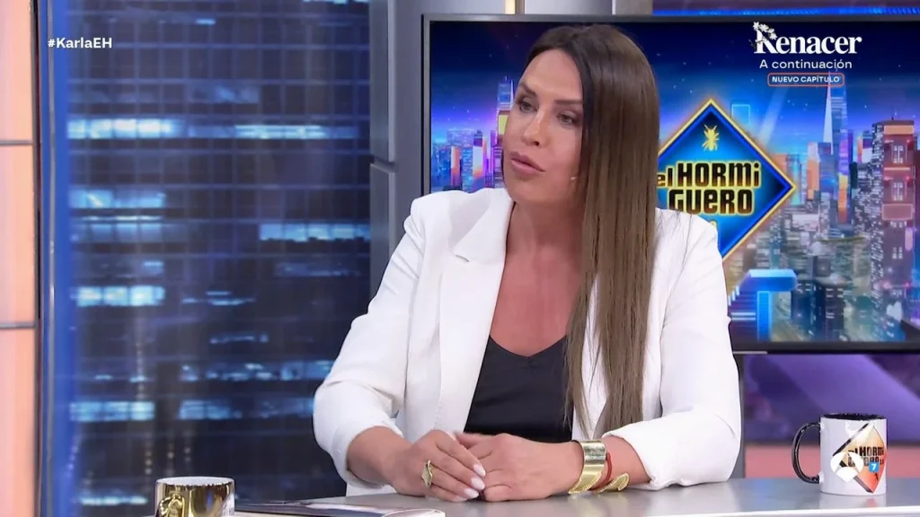 Una tertulia que desvió el foco, partiendo de Karla Gascón a Revilla