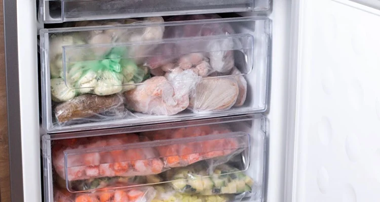 Cuánto tiempo se conserva la comida en el congelador durante un corte de luz Fuente: bigStock