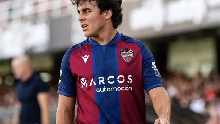 Carlos Álvarez en un partido esta temporada Fuente: Levante UD
