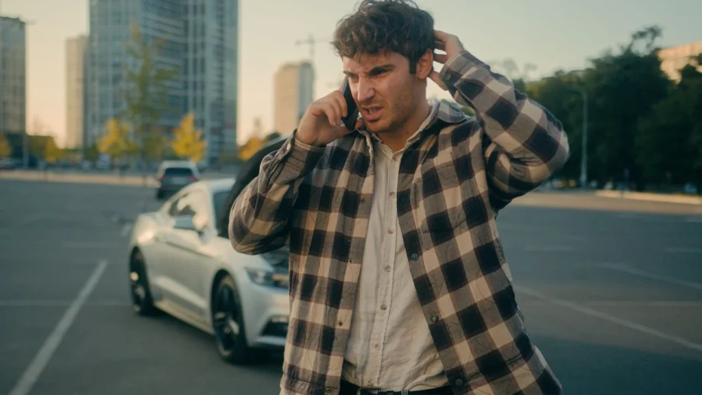 El ruido de tu coche que parece una tontería y es la pista de una avería brutal 2 coche freepik 1111111111111