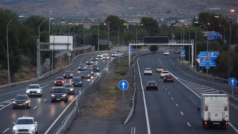 La DGT da las mejores y peores horas para conducir en Semana Santa