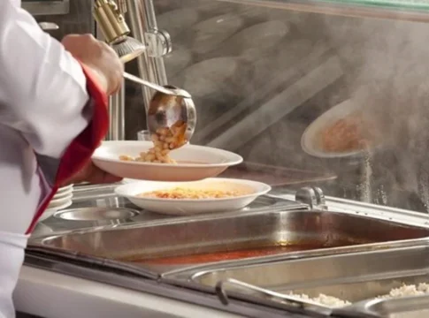 Fechas y cifras de las becas de comedor escolar de la Comunidad de Madrid Fuente: Europa Press Fechas y cifras de las becas de comedor escolar de la Comunidad de Madrid Fuente: Europa Press