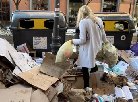 huelga de basuras madrid suciedad «Cuando no hay huelga de basuras está igual de sucia»: Los madrileños denuncian la suciedad de Madrid en plenos servicios mínimos