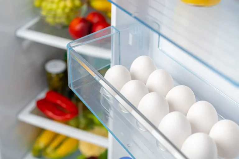 Frambled eggs: el truco viral para cocinar huevos que une lo mejor del frito y el revuelto