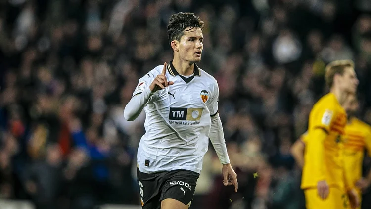 Hugo Guillamón Fuente: Valencia CF