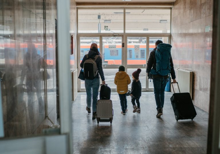 La Dra. Sánchez, pediatra, explica qué es la enuresis y cómo afecta a los desplazamientos en Semana Santa