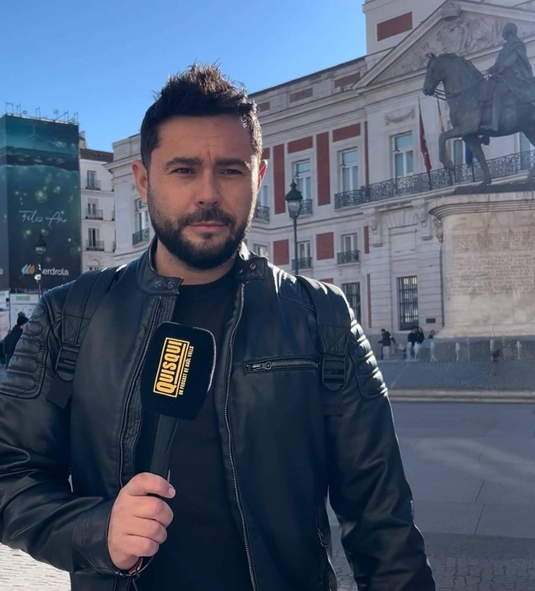 'Me han hackeado el WhatsApp'; El reportero de Telecinco lanza una alerta urgente tras ser víctima de una estafa digital