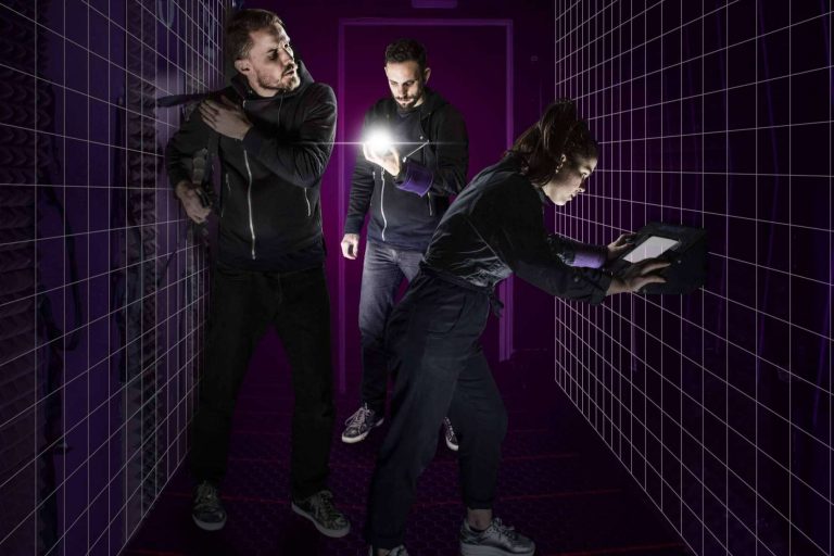 Cronologic, el escape room en Barcelona donde los perros son bienvenidos, finalista de los premios TravelGuau