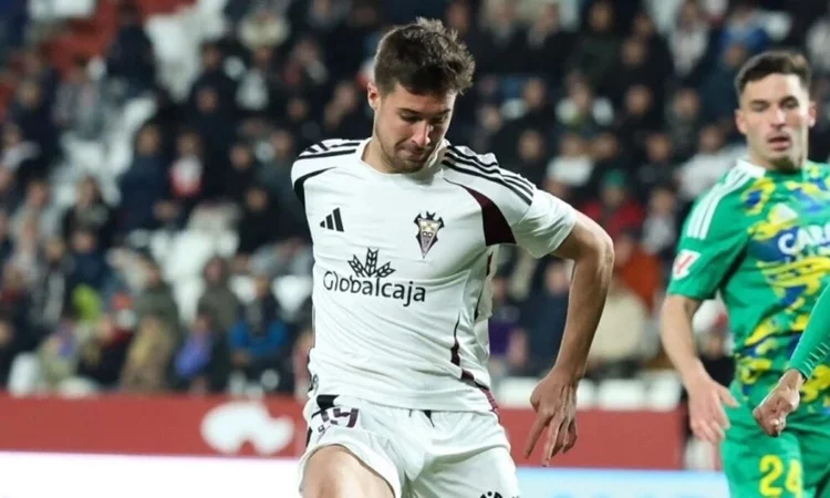 Javier Martón, en un partido con el Albacete Fuente: @AlbaceteBPSAD
