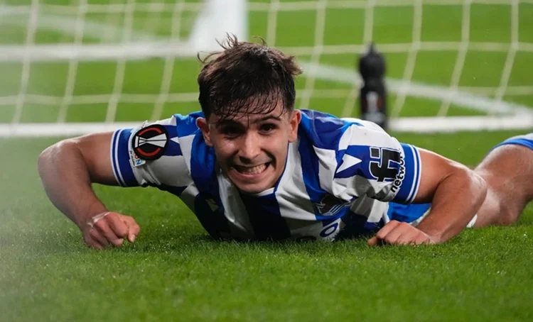 Florentino Pérez impactado por un crack de la Real Sociedad: no es Zubimendi 48 Pablo Marín Real Sociedad Florentino Pérez Fuente: @RealSociedad