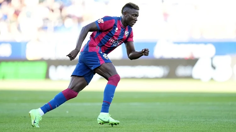 Patrick Soko con el Huesca Fuente: SD Huesca