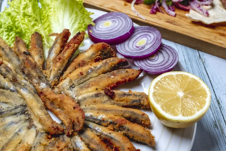 Barato, sabroso y eficaz: el pescado azul que mejora tu salud mental