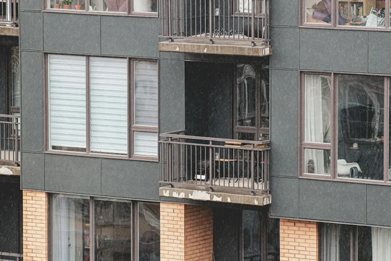 ¿Tienes problemas con 'okupas'? Esta app te permite denunciarlo en tiempo real a la Policía Nacional y la Guardia Civil