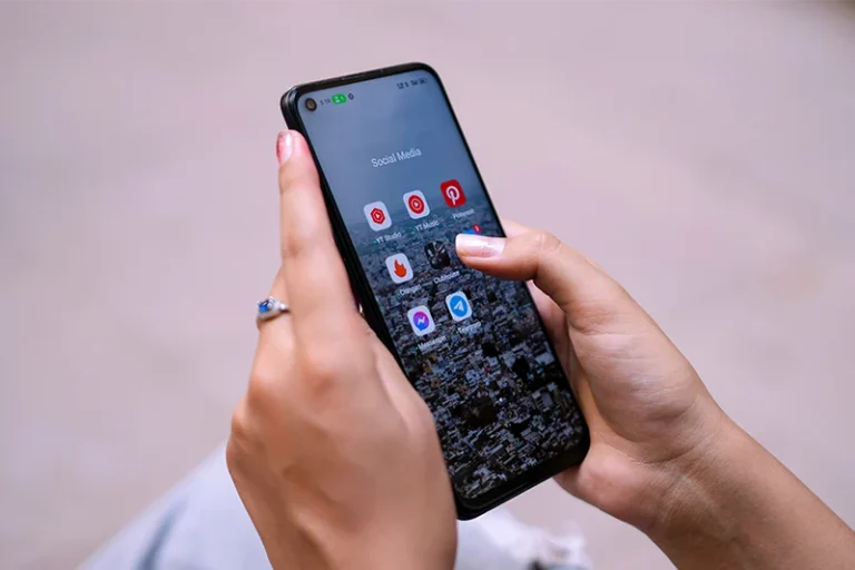 ¿Tu smartphone va lento? Estos son los 8 mejores trucos para limpiar y acelerar tu móvil