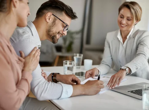 CaixaBank ofrece hasta 250 euros a sus clientes por domiliciar la nómina CaixaBank ofrece hasta 250 euros a sus clientes por domiliciar la nómina