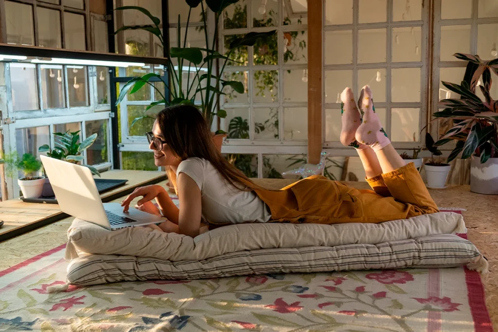 AIRBNB REDISEÑA SU APP