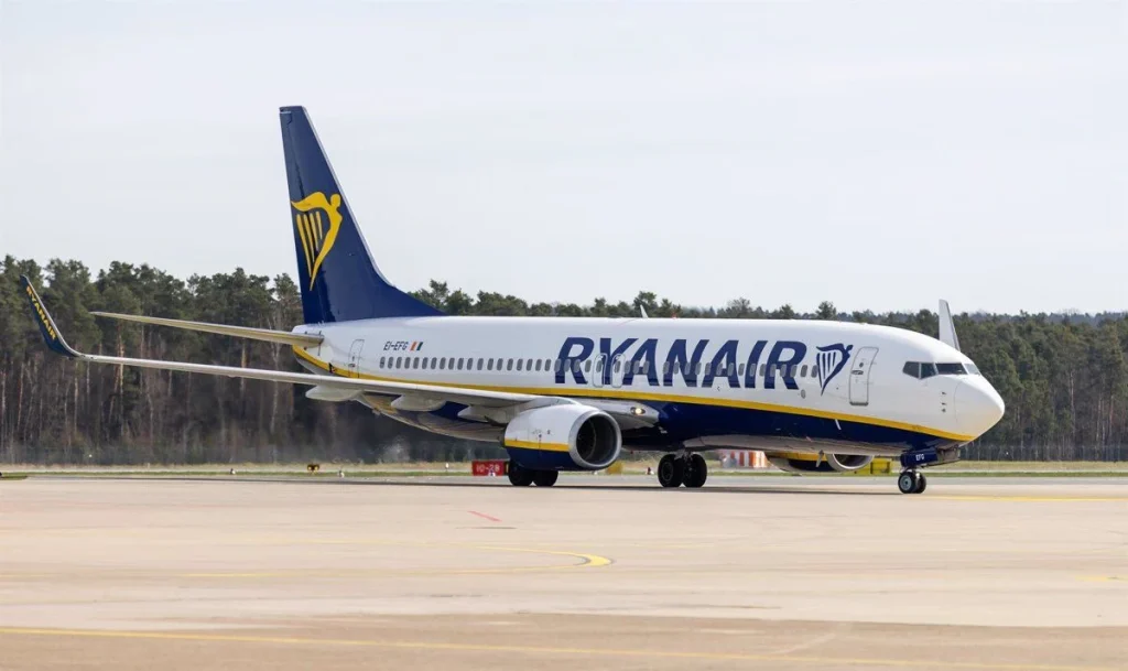 Adiós a las tarjetas de embarque impresas: Ryanair se digitaliza