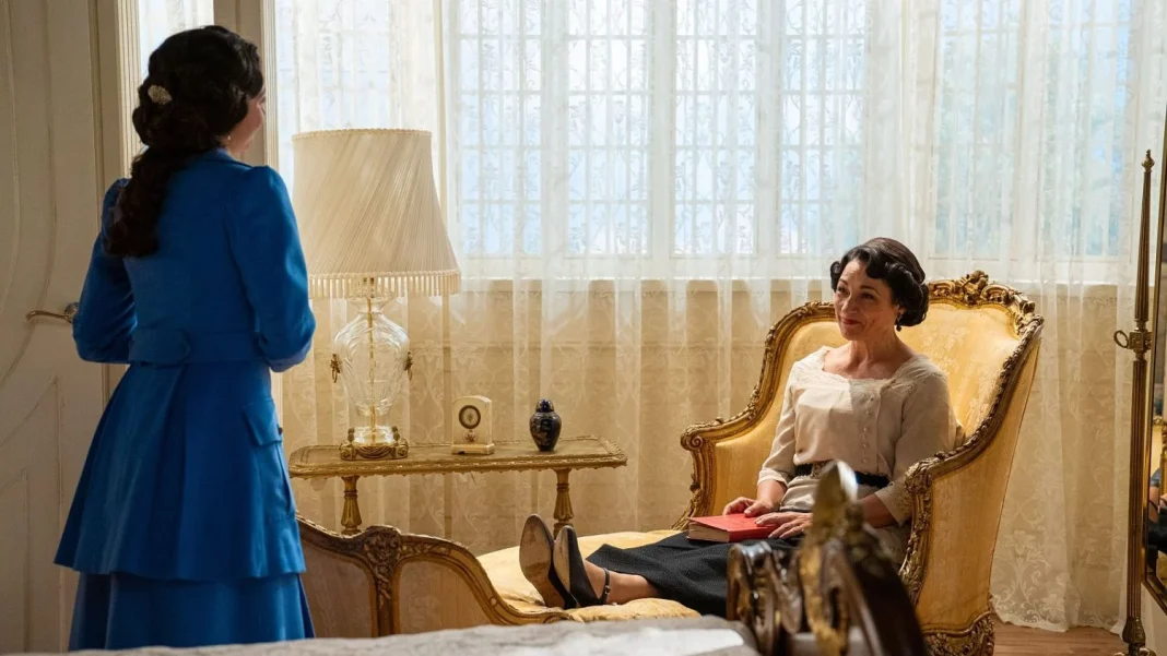 Ángela busca la verdad sobre Curro con Leocadia