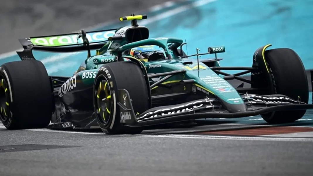 Este ex piloto tiene claro lo que debería hacer Aston Martin para conseguir que Alonso sea campeón Fuente: Motorsport.com