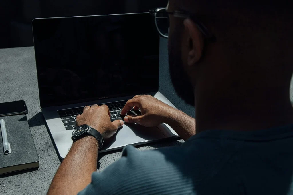 CÓMO UTILIZAR NOTEBOOKLM