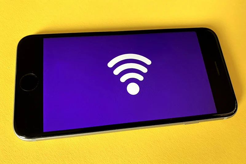 Desactivar el WiFi del móvil te puede salvar la vida y este es el motivo 38 CUIDADO CON LAS REDES WIFI PÚBLICAS
