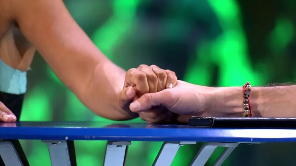 La espectacular huida que dejó a Jorge Javier sin palabras en ‘Supervivientes’ 96 Carlos regresa al Plató