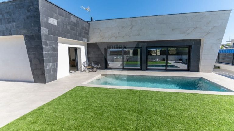 Las casas energéticamente autosuficientes se ven obligadas a engancharse a Red Eléctrica, según Grupo Index