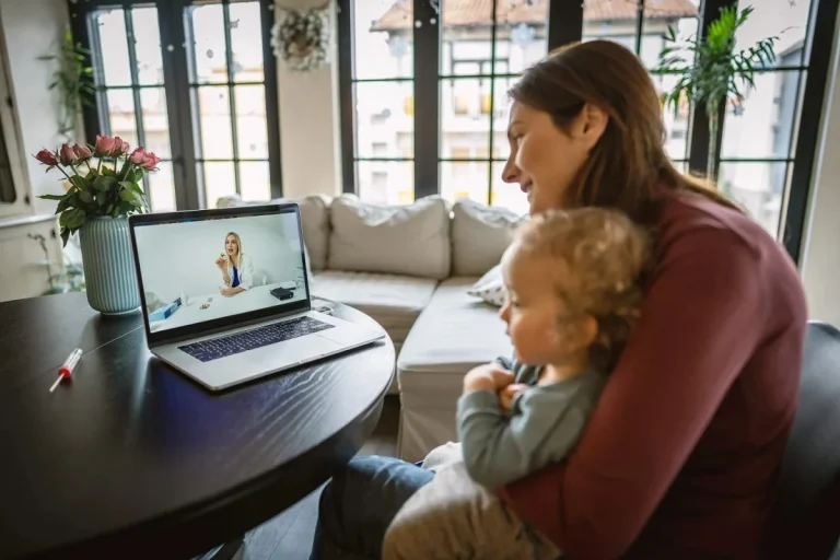 DKV ofrece una aplicación móvil que te ayuda a dormir mejor