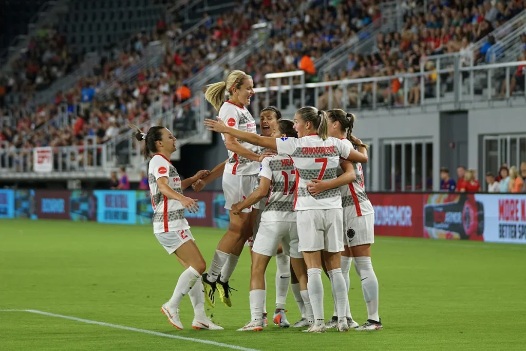 Disney+ le gana la batalla a DAZN y le roba la Champions League femenina contra pronóstico 54 DISNEY+ APUESTA POR EL FÚTBOL FEMENINO