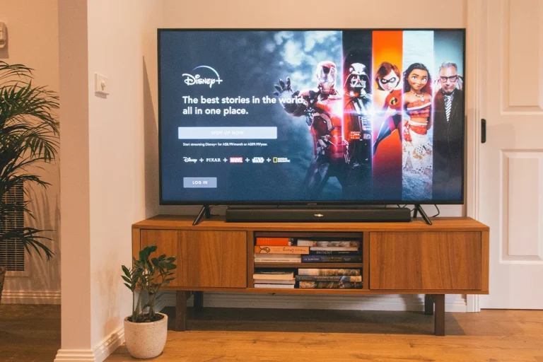 Disney+ supera a Netflix en calidad de catálogo de cine, según GECA