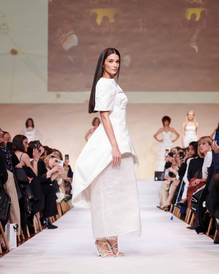 Arkhé Cosmetics revoluciona la coloración capilar profesional con el lanzamiento de COLOR PURE