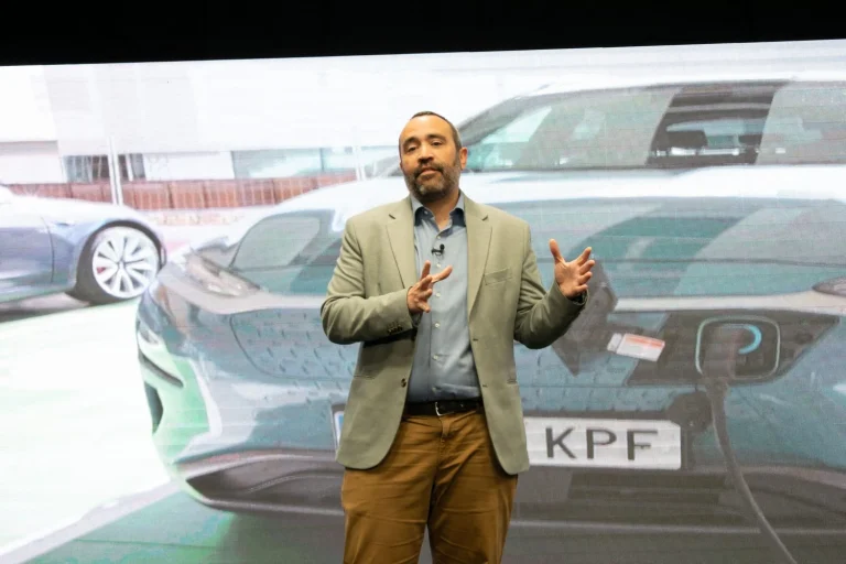 Jorge Muñoz (Iberdrola), en Foro Motor16: «Esperamos un crecimiento muy alto del mercado del vehículo eléctrico»