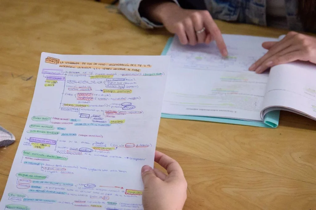 Los autónomos se reinventan en sectores como la educación o la tecnología 2 Del aula al aula virtual: cómo los autónomos están transformando la enseñanza