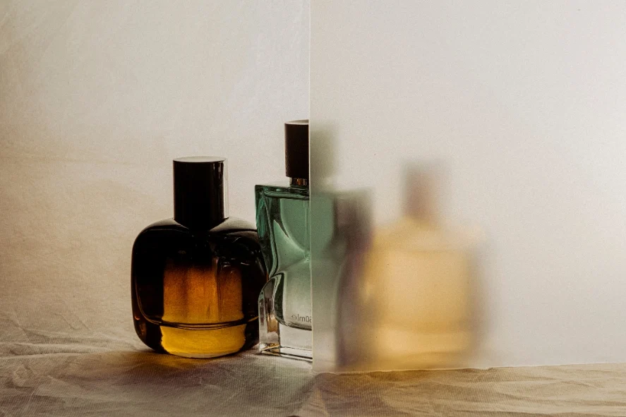 Los 10 mejores perfumes para hombre de 2026 12 Eau de Parfum vs. Eau de Toilette Diferencias clave al comprar