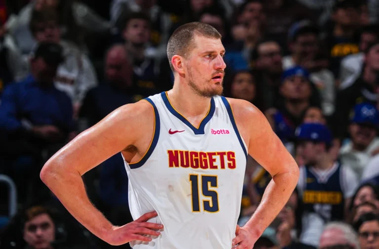 El traspiés de Nikola Jokic deja récord sorprendente en la NBA