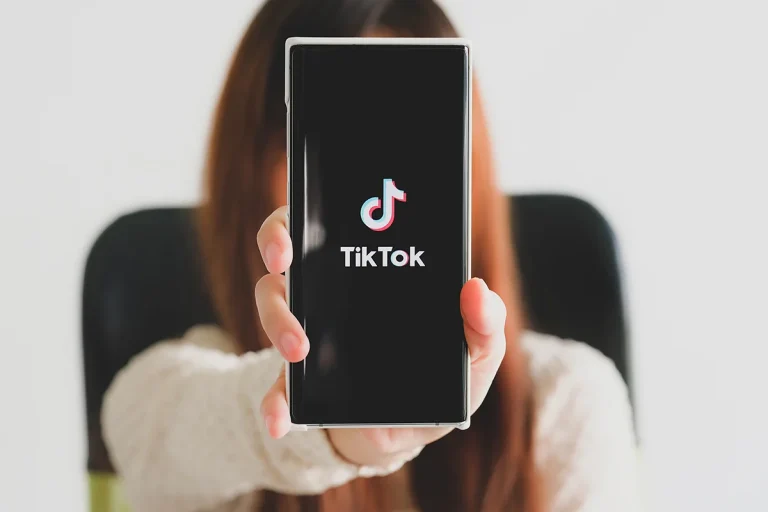 La nueva estafa de TikTok en la que han caído influencers como Lola Lolita o Kappah